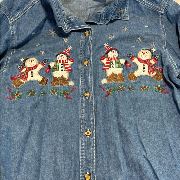 VINTAGE BOBBIE BROOKS CHRISTMAS DENIM LONG SLEEVE BUTTON UP SHIRT. SIZE M (8-10) - Picture 2 of 4